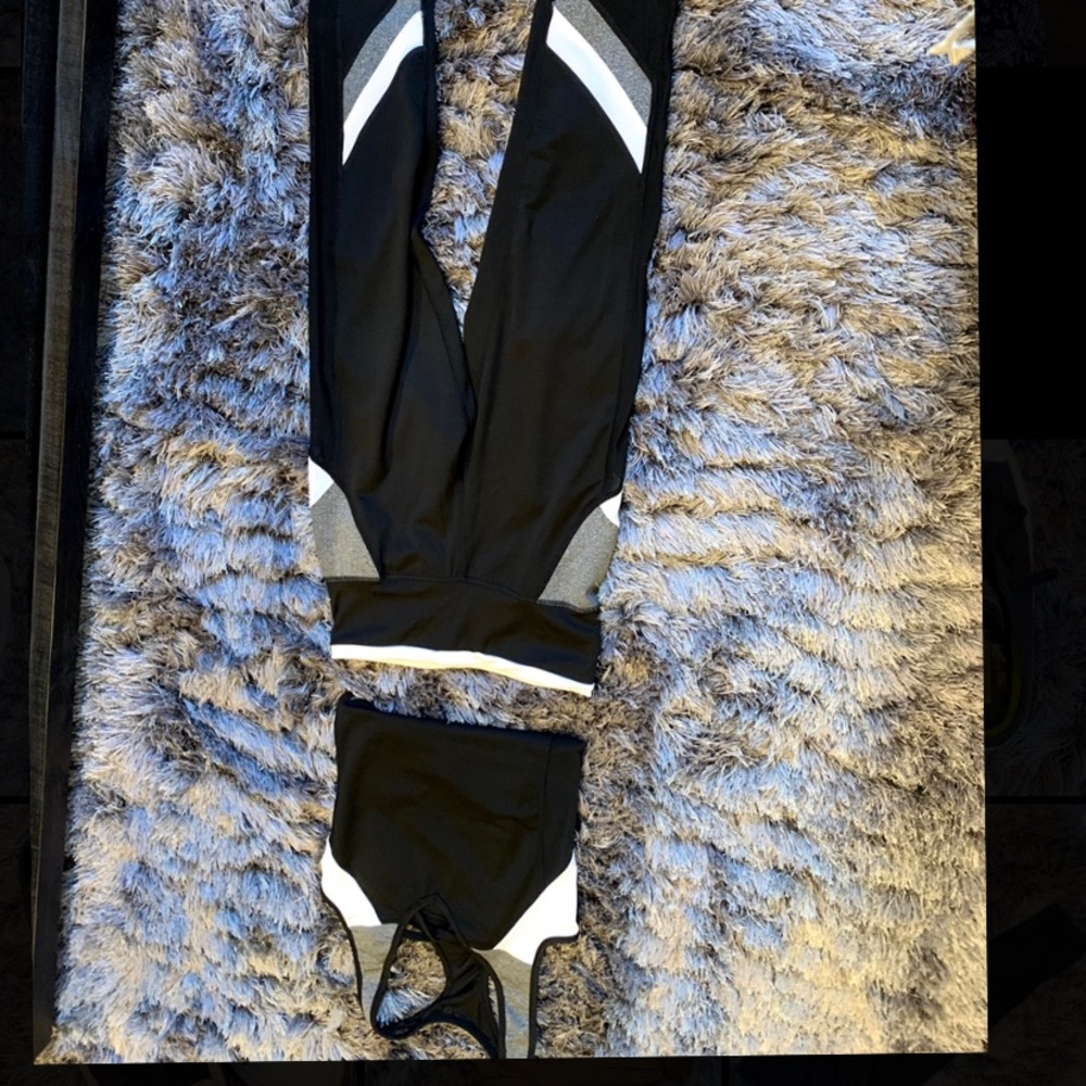 Legging/tank work out set.